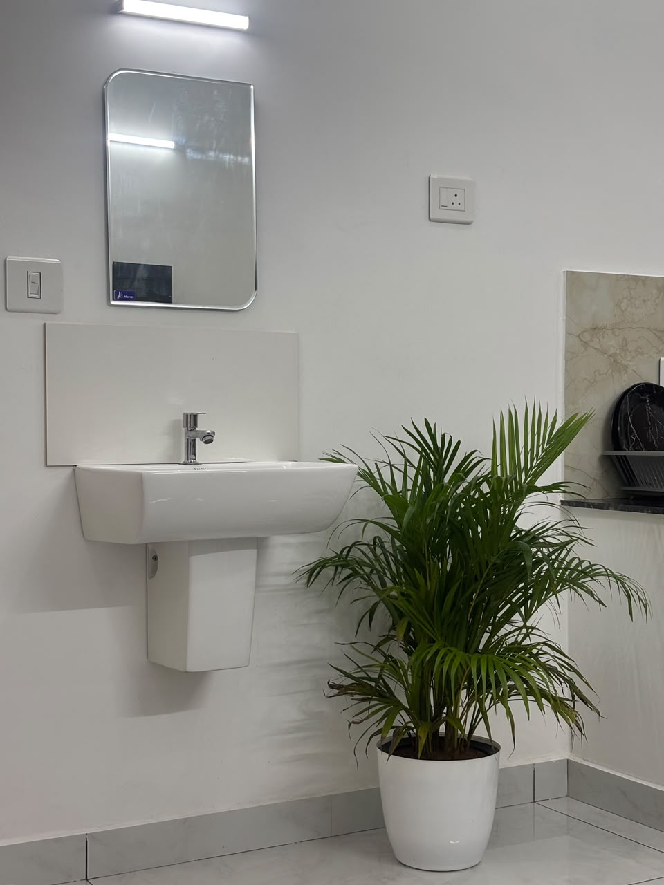 Gold Room Wash Basin & Vanity